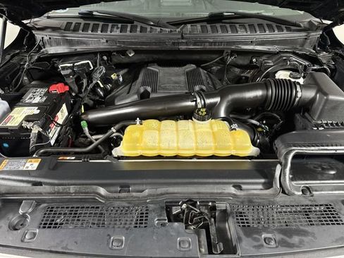 Used 2018 Ford Expedition Platinum image 28