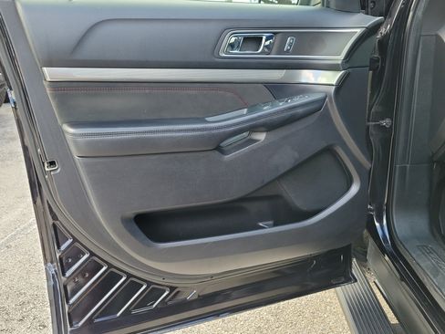 Used 2019 Ford Explorer XLT w/ Equipment Group 202A FWD image 20