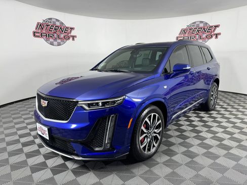 Used 2023 Cadillac XT6 Sport w/ Platinum Package AWD/4WD image 3