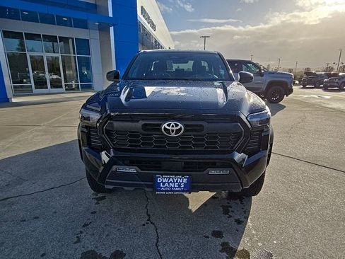 Used 2025 Toyota Tacoma TRD Off-Road image 9