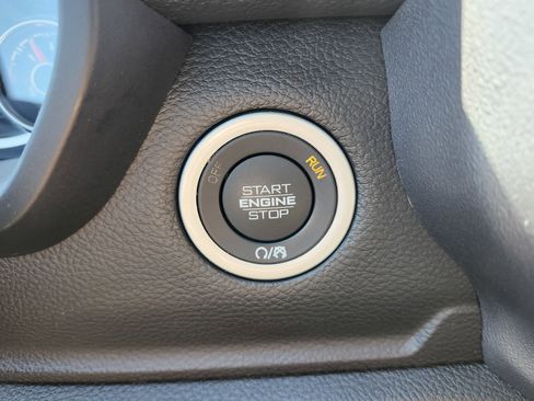 Used 2025 RAM 1500 Laramie AWD/4WD image 9