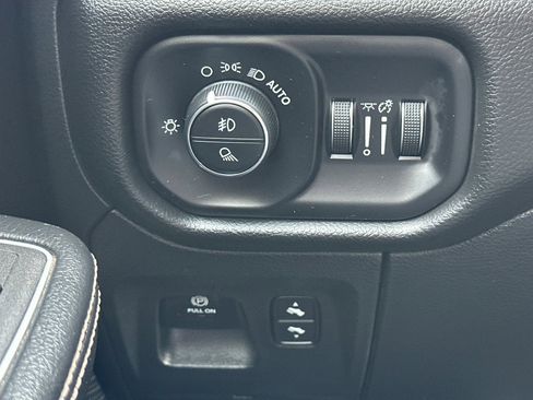 Used 2023 RAM 1500 Laramie image 41