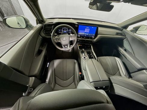 Used 2026 Lexus TX 500h AWD w/ Technology Package image 22