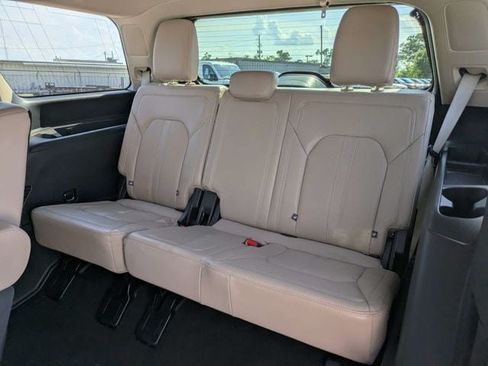 Used 2024 Ford Expedition Limited RWD image 16