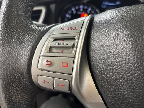 Used 2016 Nissan Rogue AWD image 26