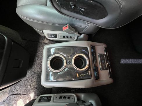 Used 2016 Chevrolet Express 2500 RWD image 32