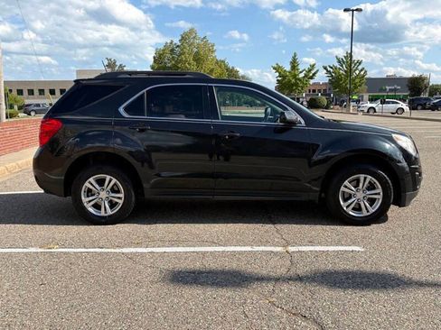 Used 2017 Chevrolet Equinox LS image 2
