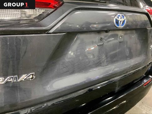 Used 2023 Toyota RAV4 SE w/ Weather & Moonroof Package AWD/4WD image 31