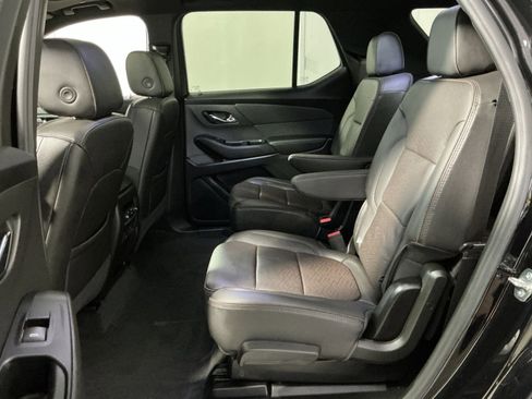 Used 2023 Chevrolet Traverse High Country image 32