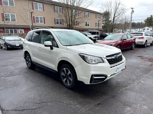 Used 2018 Subaru Forester 2.5i Premium w/ All-Weather Package image 7