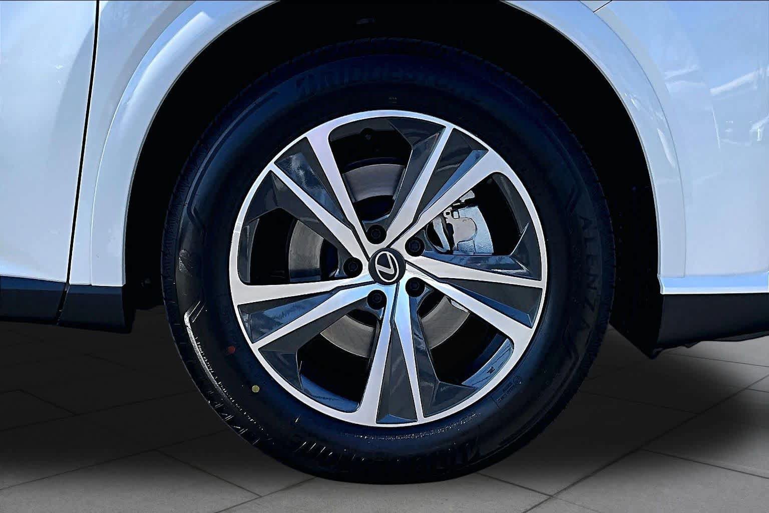 New 2026 Lexus RX 350 Premium w/ Accessory Package (2T) FWD image 9
