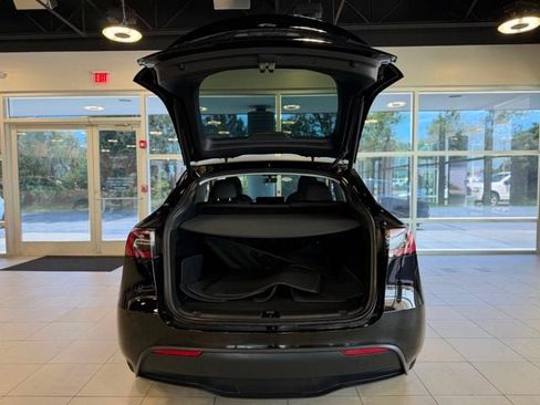 Used 2023 Tesla Model Y Long Range AWD/4WD image 38