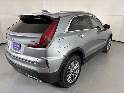 Used 2024 Cadillac XT4 Premium Luxury image 8