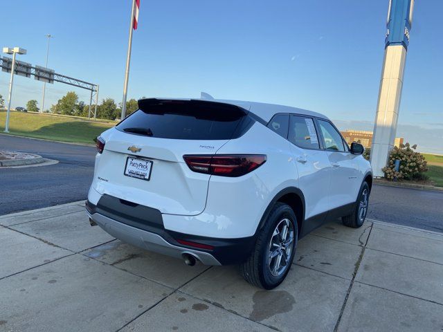 Used 2025 Chevrolet Blazer LT FWD image 12