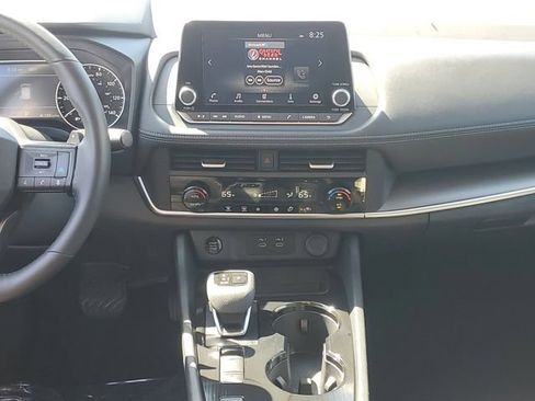 Used 2025 Nissan Rogue SV FWD image 20