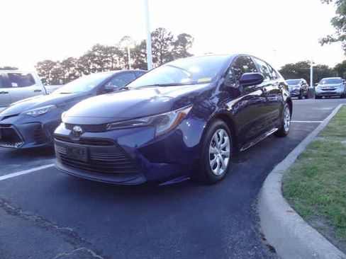 Used 2024 Toyota Corolla LE FWD image 1
