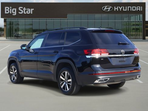 Used 2023 Volkswagen Atlas SE image 3