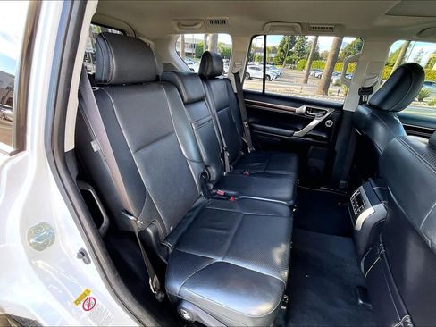 Used 2019 Lexus GX 460 Luxury image 19