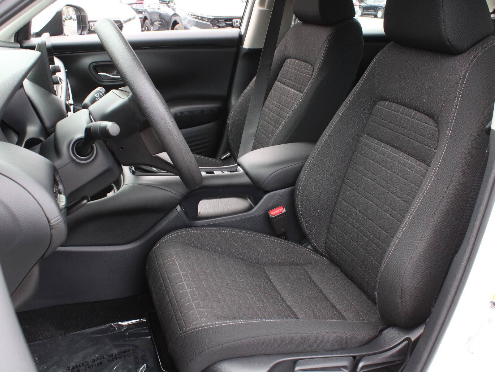 Certified 2025 Honda HR-V LX image 16