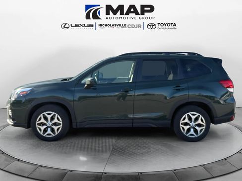 Used 2024 Subaru Forester Premium image 2