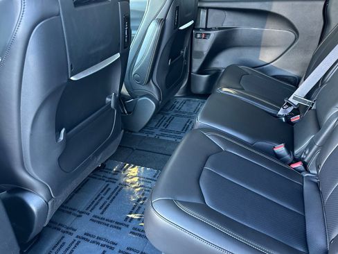 New 2026 Chrysler Pacifica Select image 14