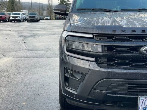 Certified 2022 Ford Expedition Limited image 9