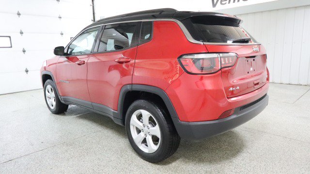 Used 2018 Jeep Compass Latitude w/ Popular Equipment Group AWD/4WD image 3