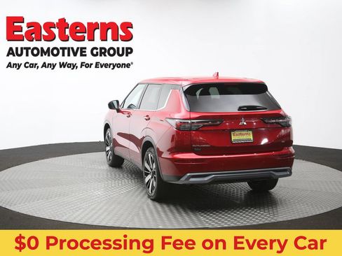 Used 2025 Mitsubishi Outlander SE FWD image 65