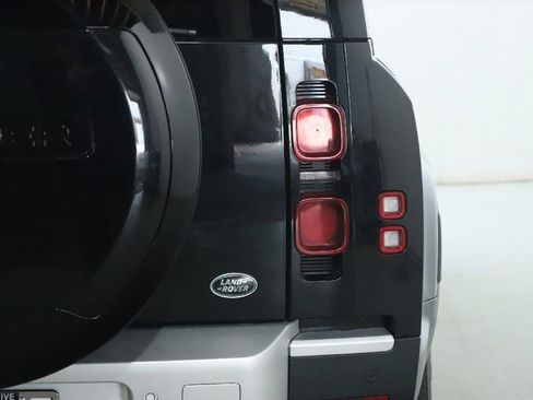 Certified 2023 Land Rover Defender 130 SE AWD/4WD image 48