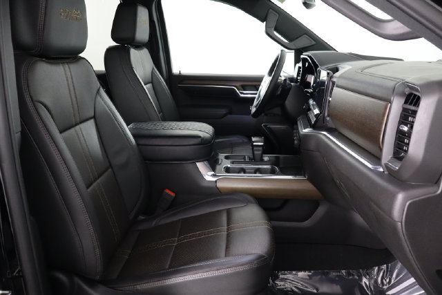 Used 2024 Chevrolet Silverado 1500 High Country w/ Midnight Edition AWD/4WD image 18
