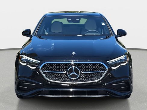 New 2026 Mercedes-Benz E 350 4MATIC Sedan image 2