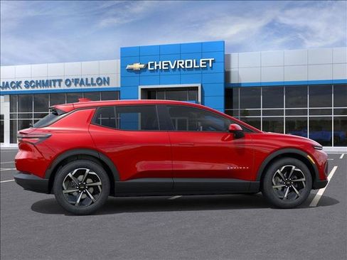 New 2026 Chevrolet Equinox EV LT image 5