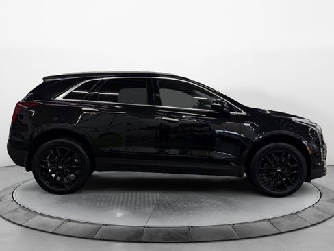 Used 2022 Cadillac XT5 Premium Luxury image 2