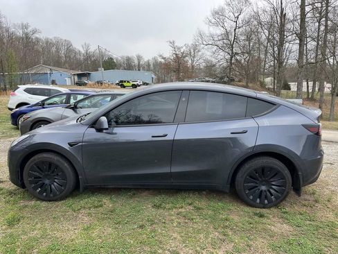 Used 2023 Tesla Model Y Long Range image 5