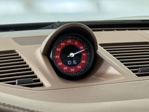 Used 2024 Porsche 911 Carrera 4S image 18