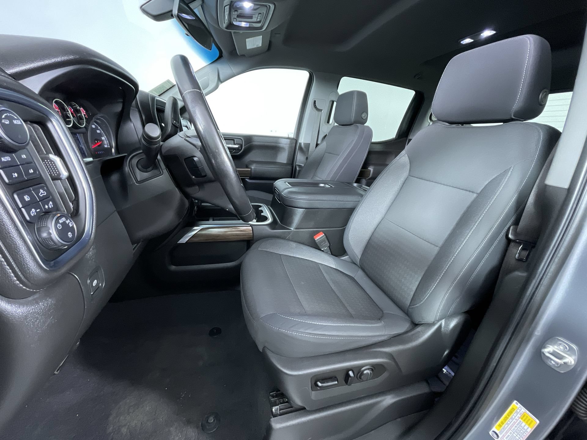 Used 2020 Chevrolet Silverado 1500 LT Trail Boss AWD/4WD image 16