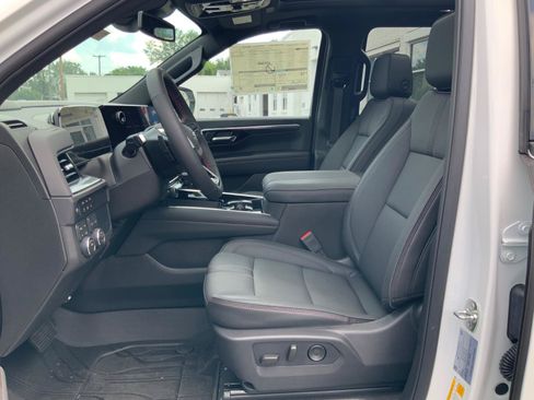 New 2026 Chevrolet Suburban RST w/ Comfort Package AWD/4WD image 11