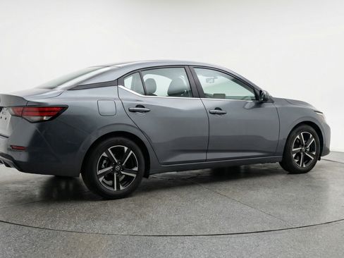 Used 2025 Nissan Sentra SV image 9