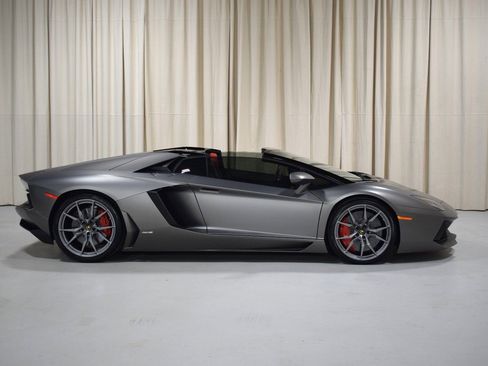 Used 2016 Lamborghini Aventador LP 700-4 AWD/4WD image 16