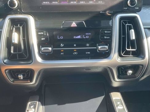 Used 2022 Kia Sorento S w/ Panoramic Sunroof Package FWD image 35