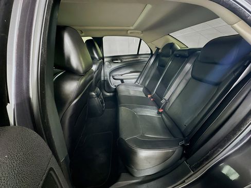 Used 2019 Chrysler 300 Limited w/ Safetytec Plus Group RWD image 30
