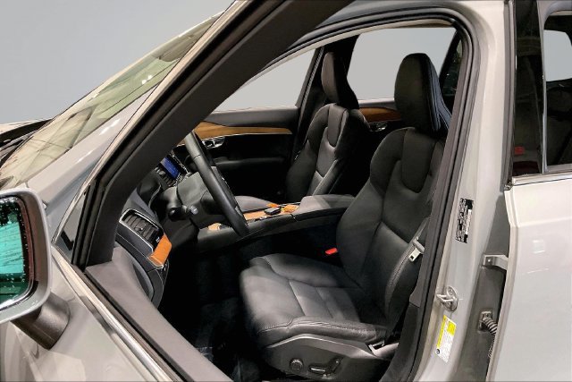 Certified 2025 Volvo XC90 T8 Plus w/ Protection Package Premier AWD/4WD image 28