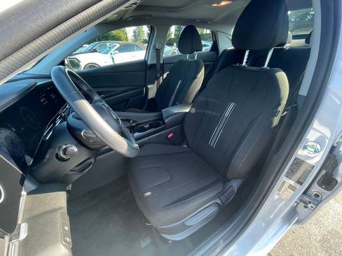 Used 2025 Hyundai Elantra SEL image 36