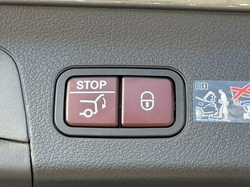 New 2026 Mercedes-Benz GLS 450 4MATIC image 14