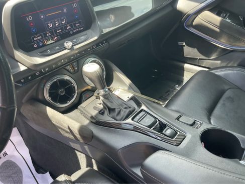 Used 2020 Chevrolet Camaro SS RWD image 17