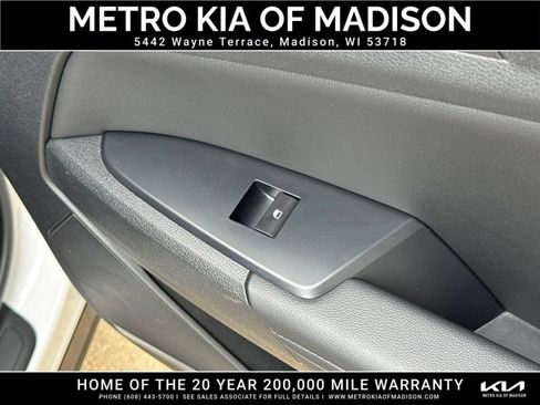 Used 2026 Kia Sportage EX FWD image 41
