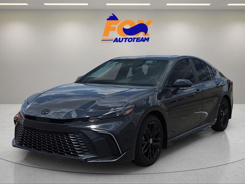 New 2026 Toyota Camry SE FWD image 1