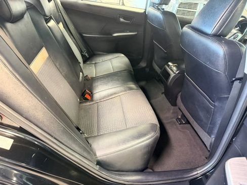 Used 2014 Toyota Camry SE FWD image 12