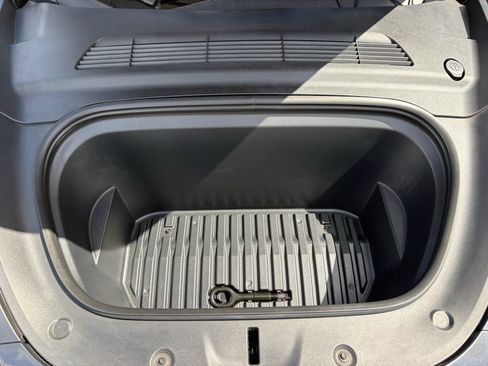 Used 2023 Tesla Model Y 2WD image 18