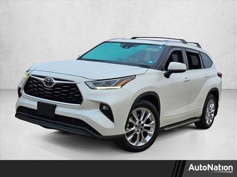 Used 2021 Toyota Highlander Limited image 1